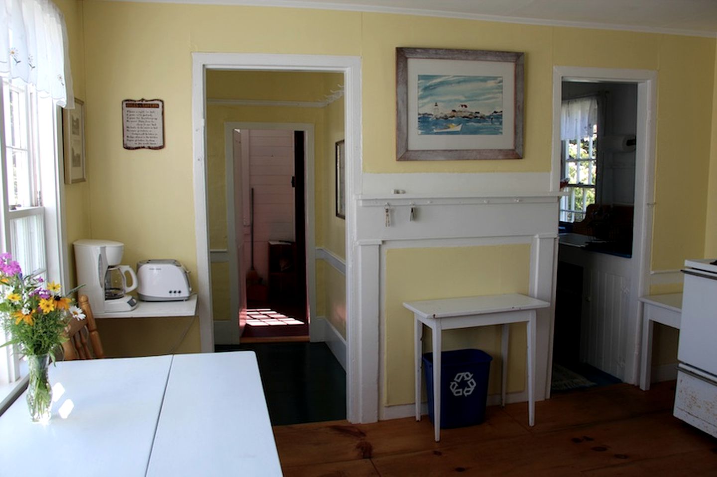 18th-Century Cottage with Historic Fixtures in Lincoln County, Maine