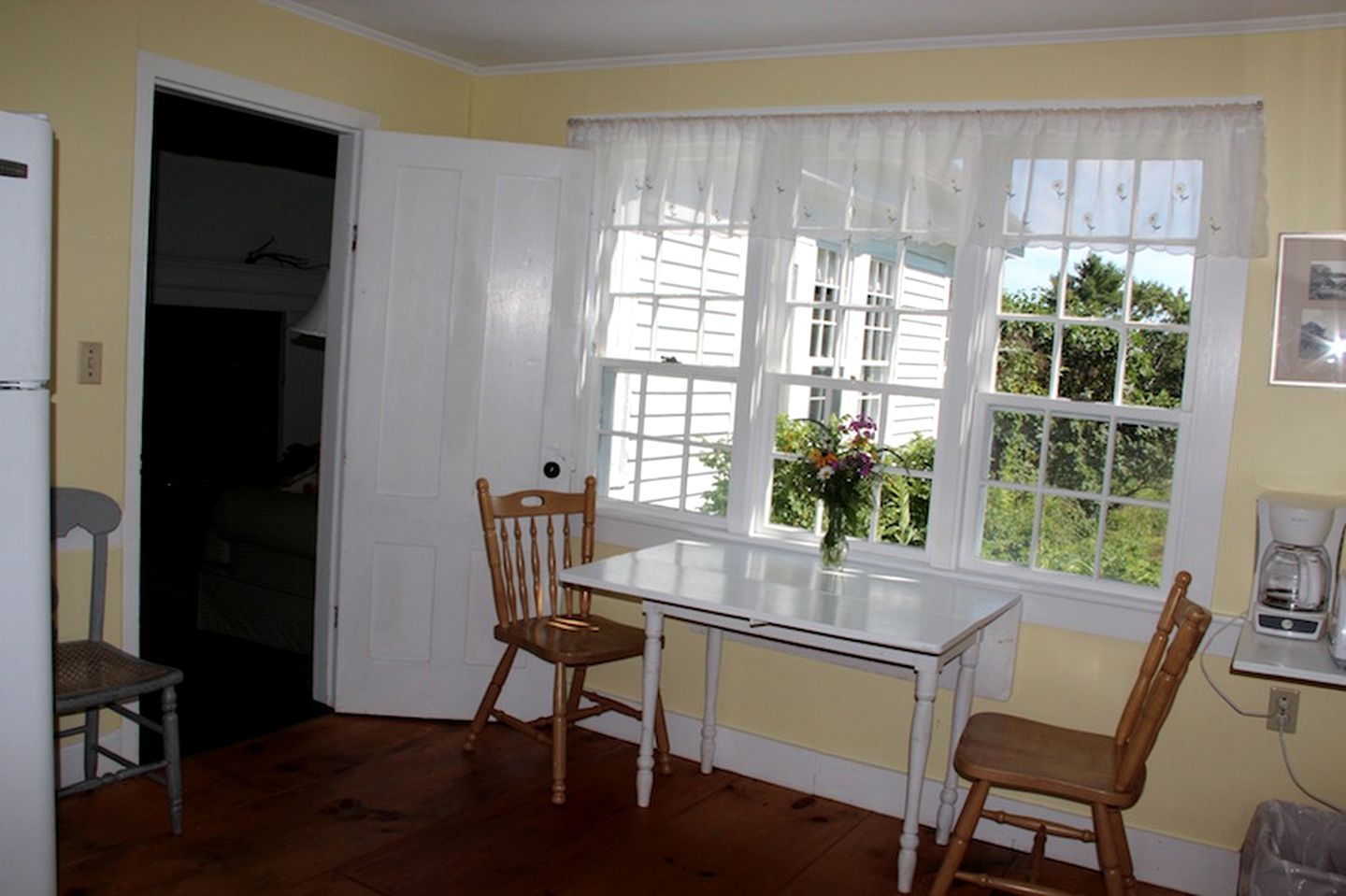 18th-Century Cottage with Historic Fixtures in Lincoln County, Maine