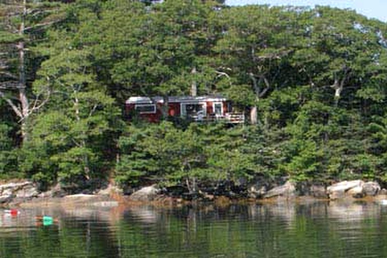 Cottages (West Boothbay Harbor, Maine, United States)