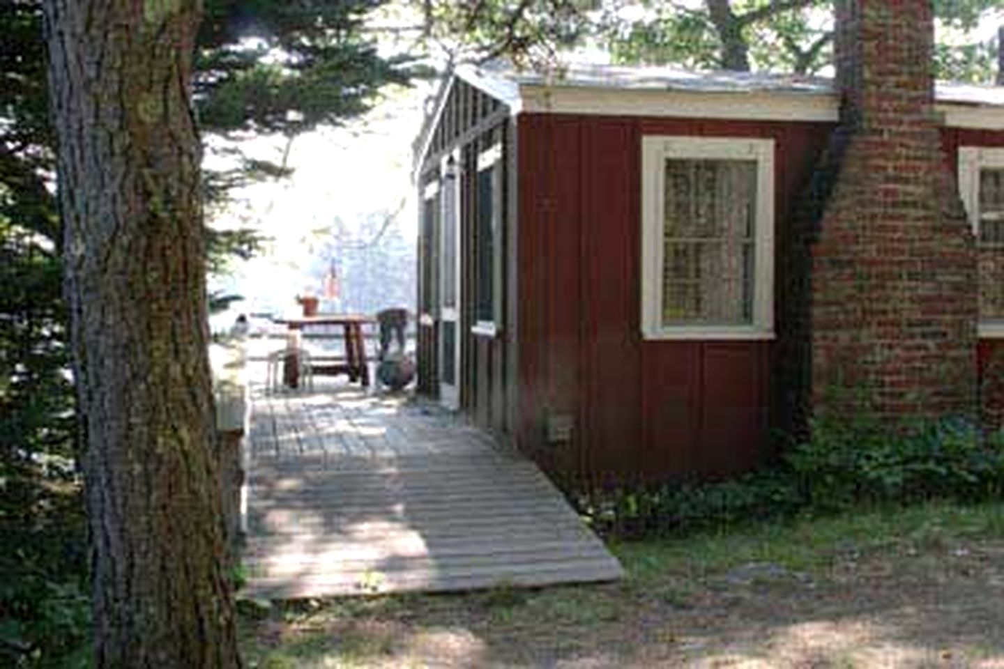 Cottages (West Boothbay Harbor, Maine, United States)