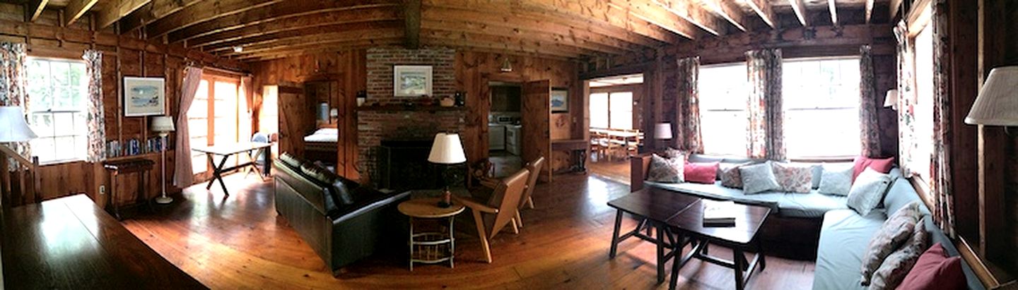 Spacious Dog-Friendly Cottage in the Gorgeous Boothbay Harbor of Maine