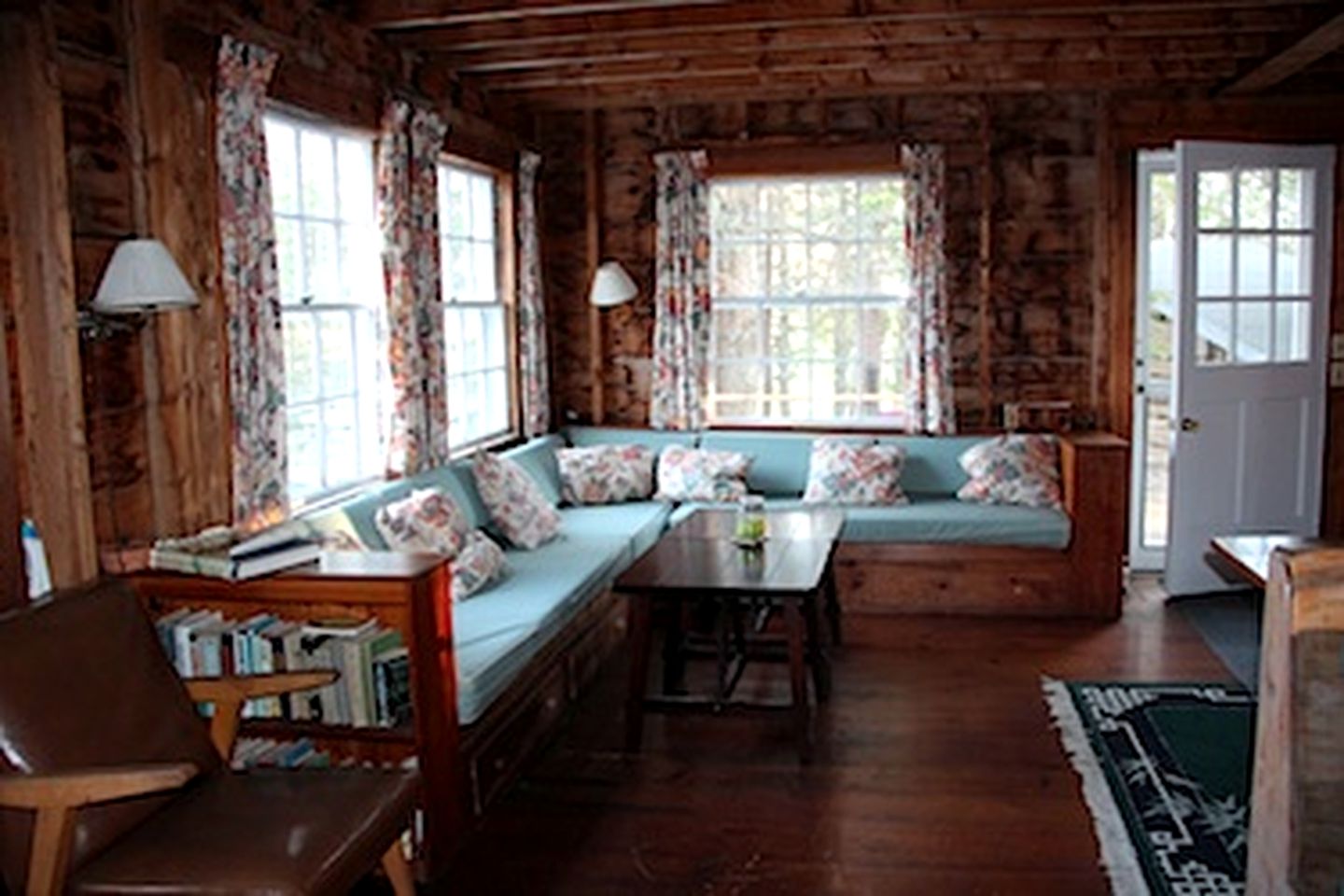 Spacious Dog-Friendly Cottage in the Gorgeous Boothbay Harbor of Maine