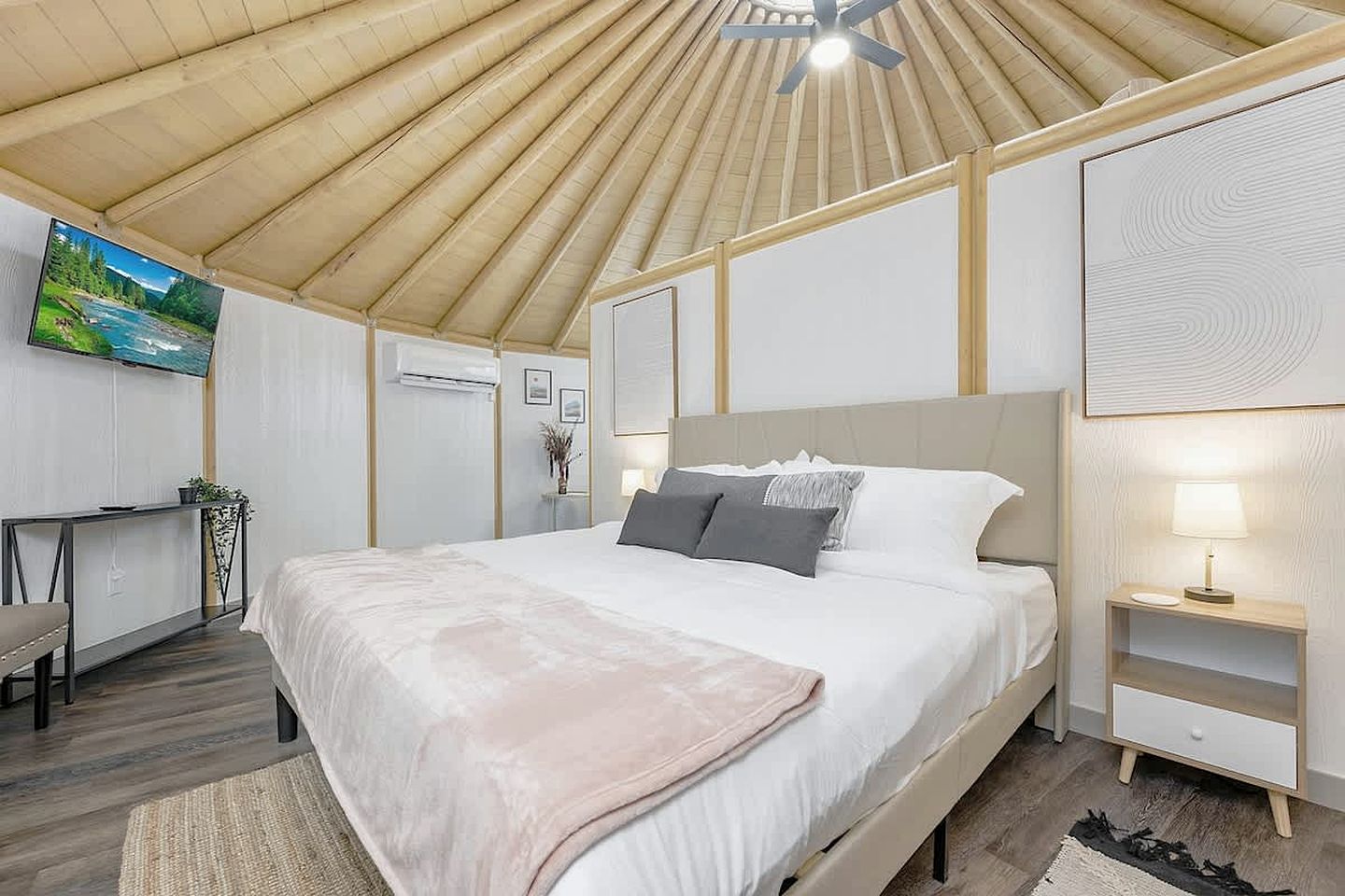 Stylish Yurt Cabin Getaway with Hot Tub Near Canyon Lake, Texas