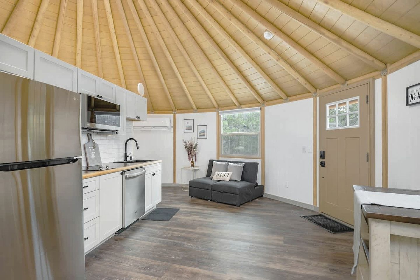 Stylish Yurt Cabin Getaway with Hot Tub Near Canyon Lake, Texas