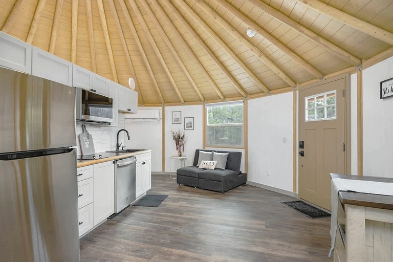 Cabins (United States of America, Canyon Lake, Texas)