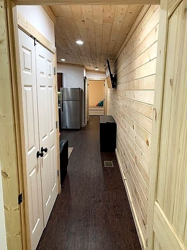 Charming Cabin with Pond Retreat Near Lake Texoma, Denison TX