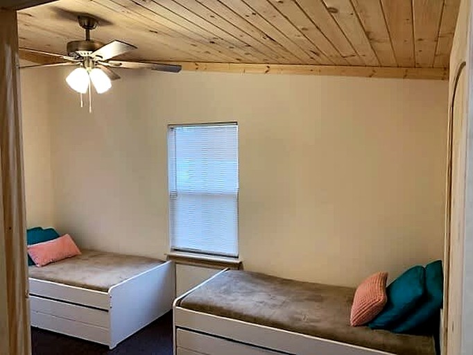 Cabins (United States of America, Denison, Texas)