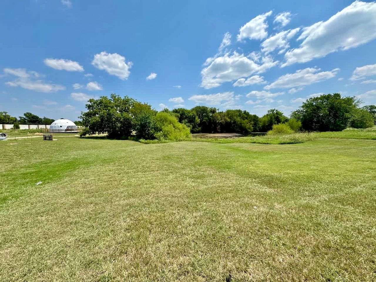 Charming Cabin with Pond Retreat Near Lake Texoma, Denison TX