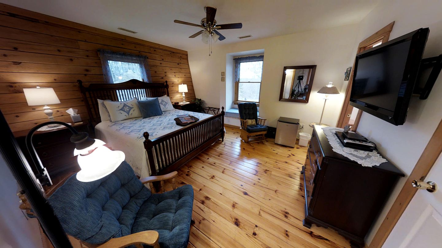 Elegant Suite Rental in a Bed and Breakfast in Nelson County, Virginia