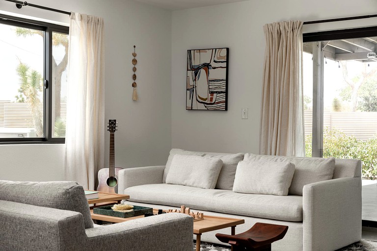 Spectacular Vacation Rental with Barbecue and Hot-tub in Yucca Valley, California