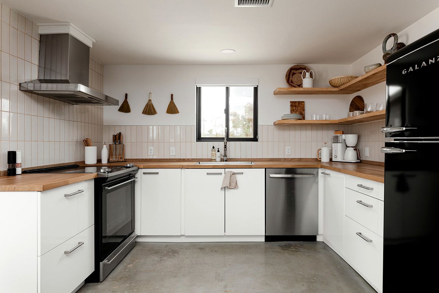 Spectacular Vacation Rental with Barbecue and Hot-tub in Yucca Valley, California