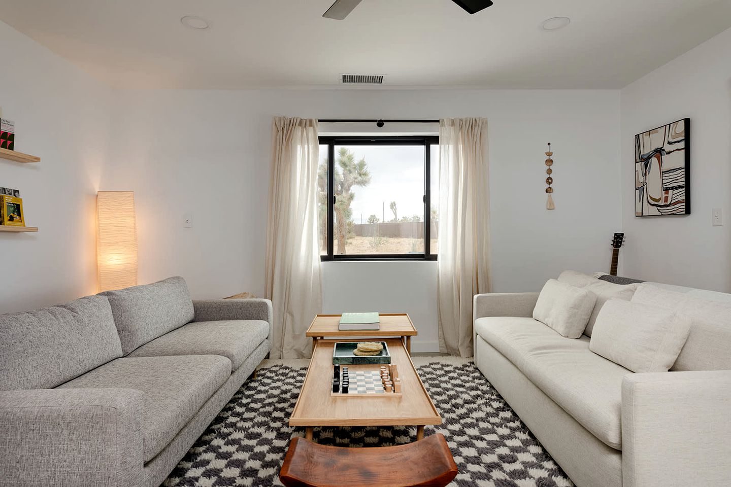 Spectacular Vacation Rental with Barbecue and Hot-tub in Yucca Valley, California