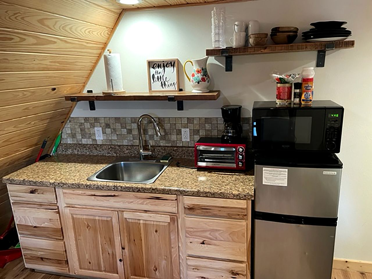 Zen by the River: Pet-Friendly Retreat in Beautiful Bastrop, TX