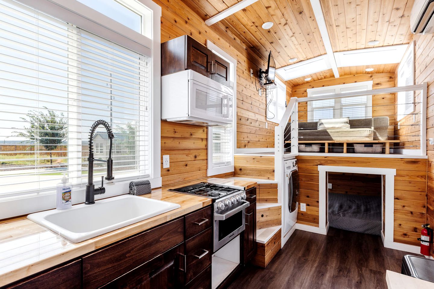 Family Fun Near Zion: Cozy Modern Tiny Home in Beautiful Utah!