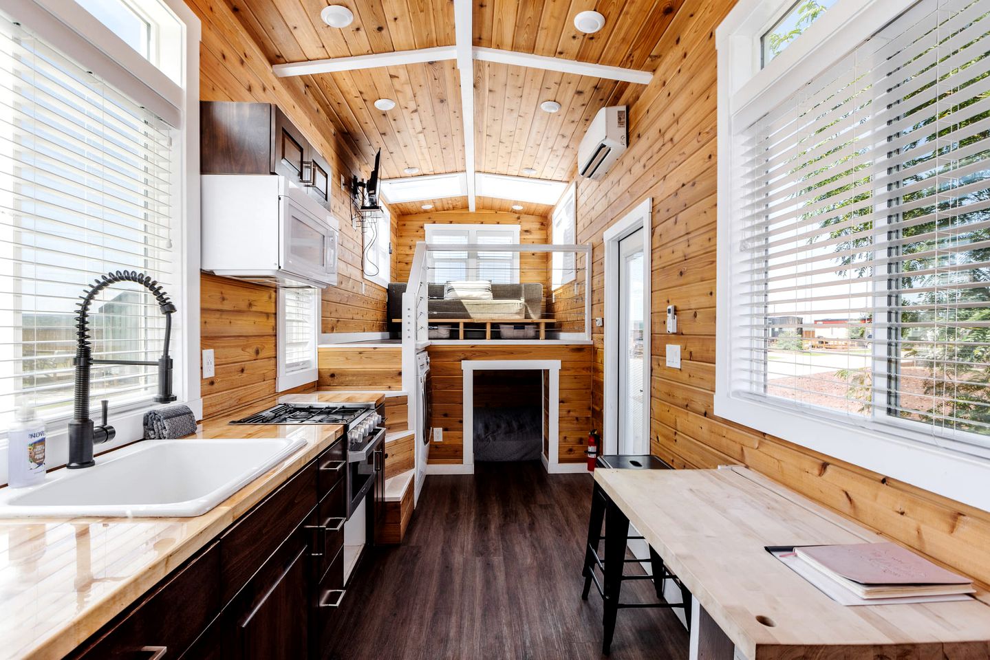 Family Fun Near Zion: Cozy Modern Tiny Home in Beautiful Utah!