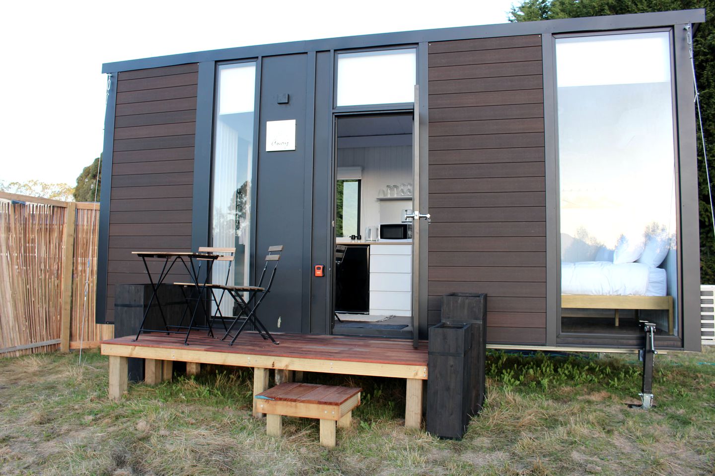 Rural Tiny House with Amazing Starry Night and Sunset Views in Te Anau, South Island