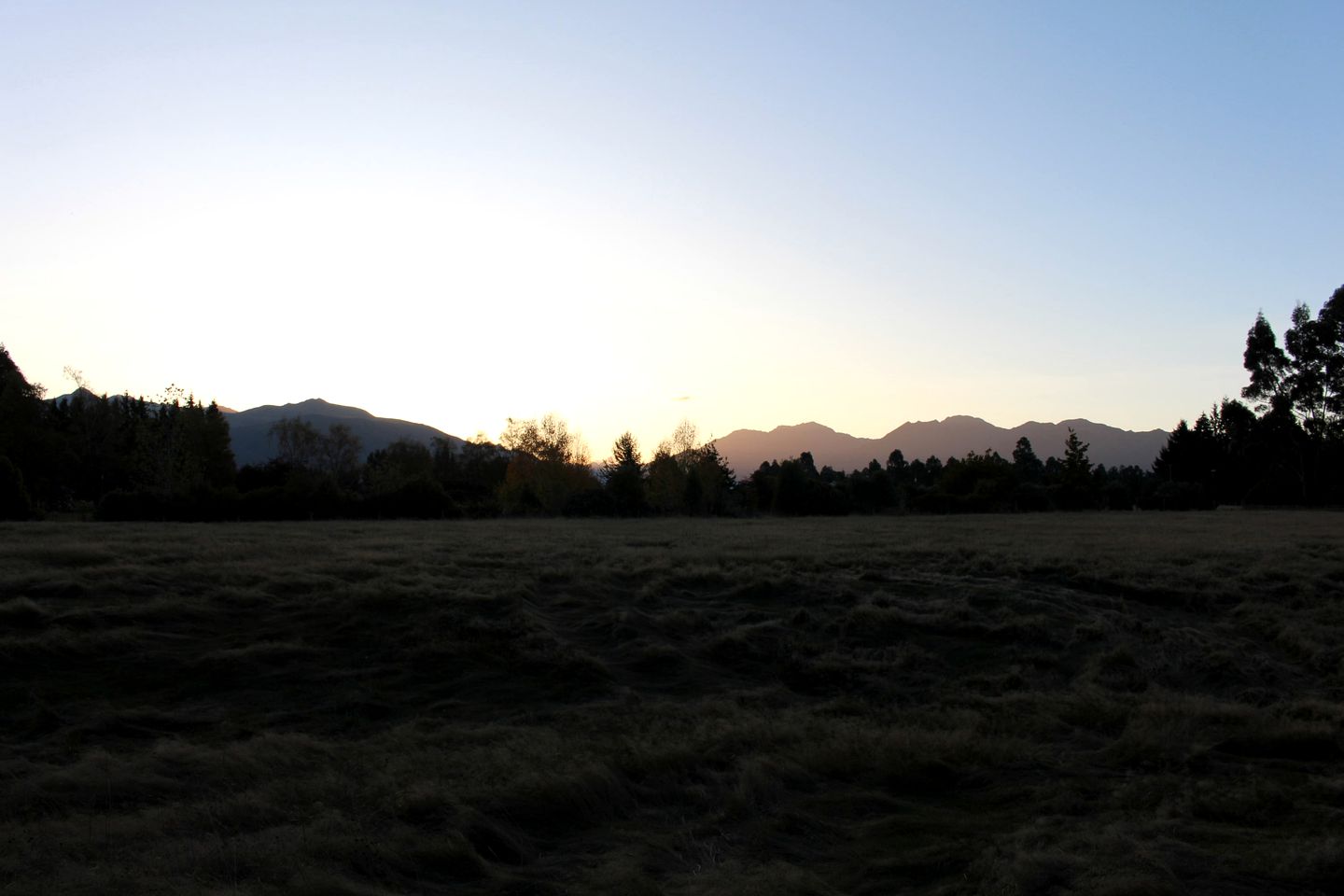 Rural Tiny House with Amazing Starry Night and Sunset Views in Te Anau, South Island