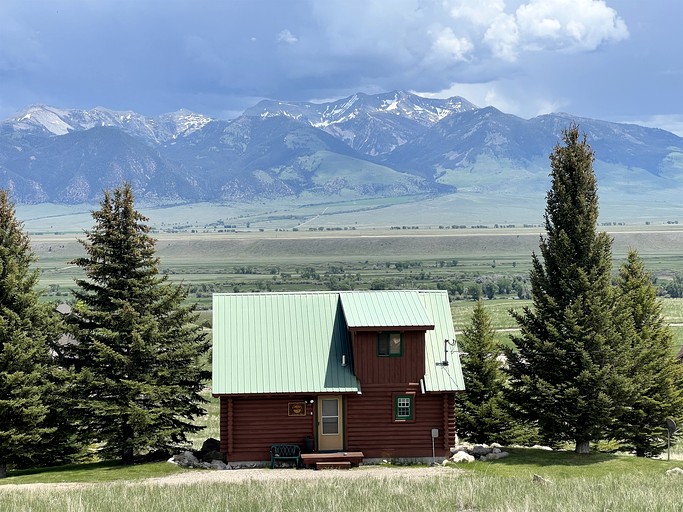 Cabins (United States of America, Ennis, Montana)