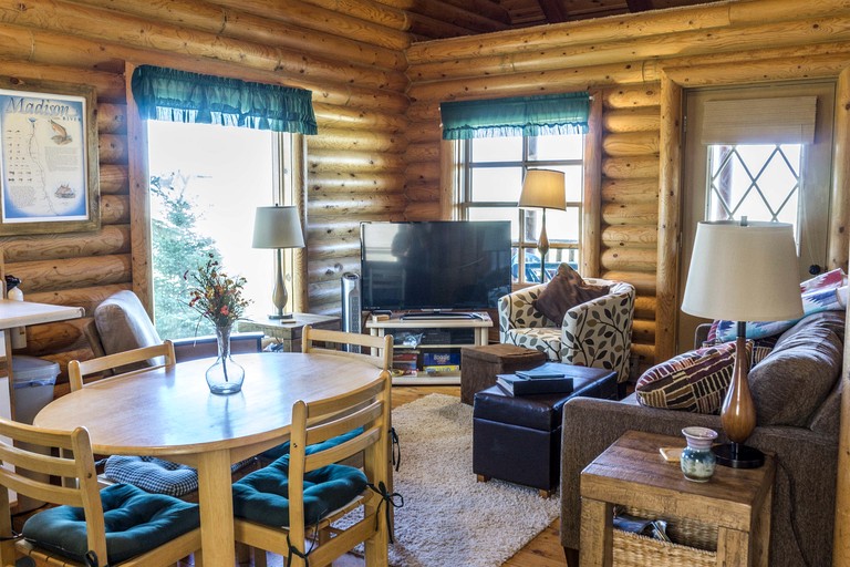 Cabins (United States of America, Ennis, Montana)