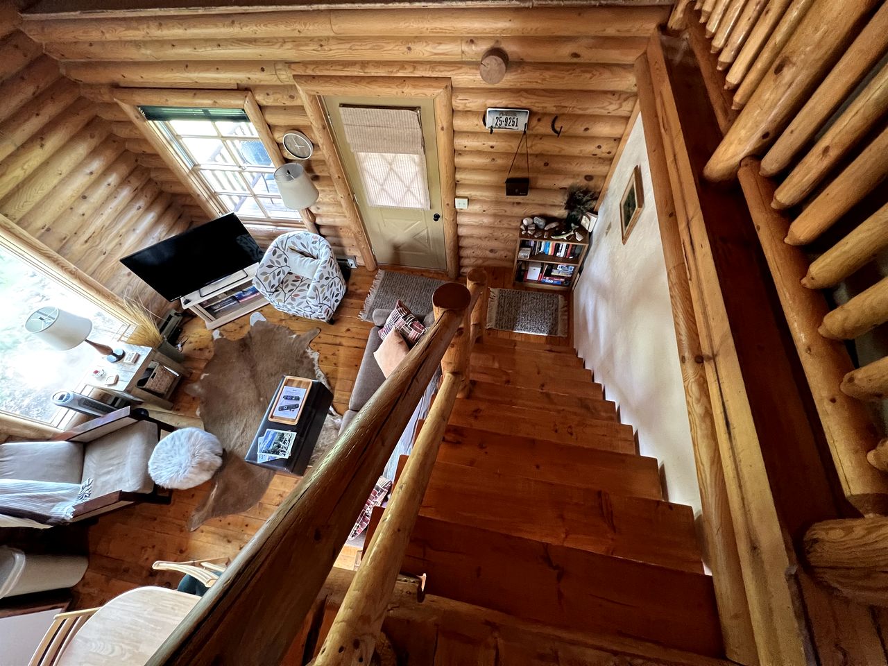 Charming Cabin with Spectacular Mountain Views near Madison River in Ennis, Montana