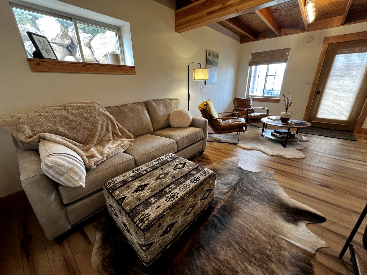 Charming Cabin with Spectacular Mountain Views near Madison River in Ennis, Montana