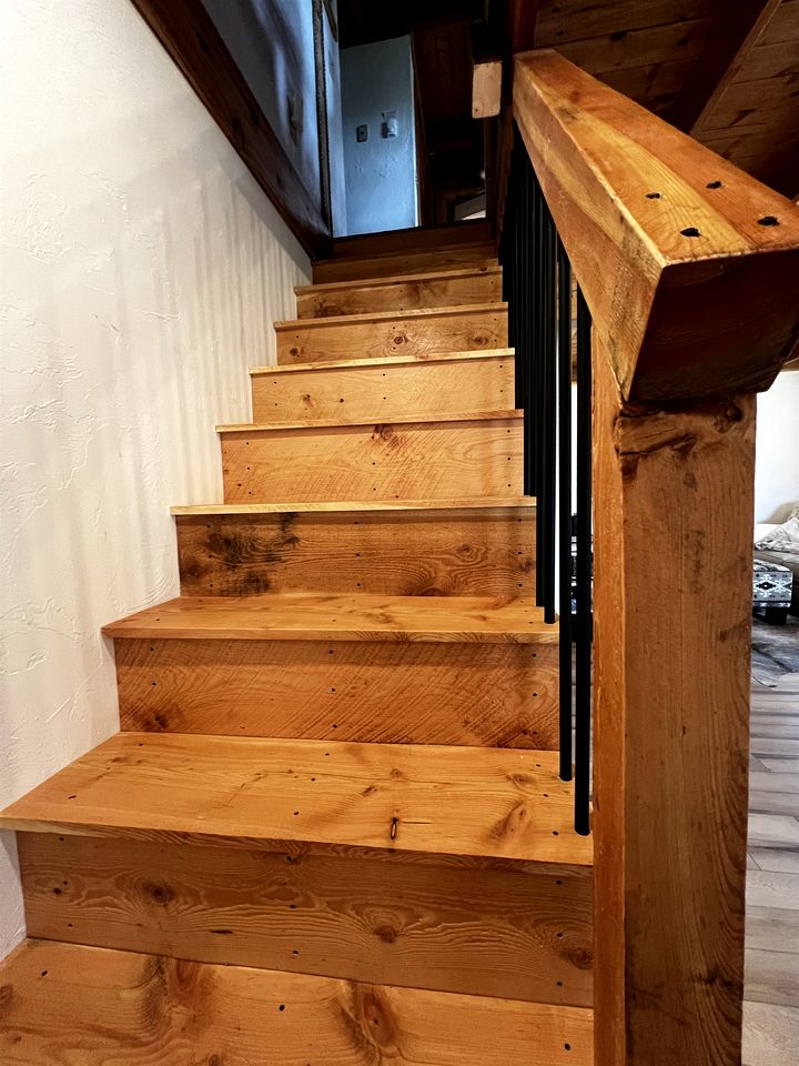 Charming Cabin with Spectacular Mountain Views near Madison River in Ennis, Montana