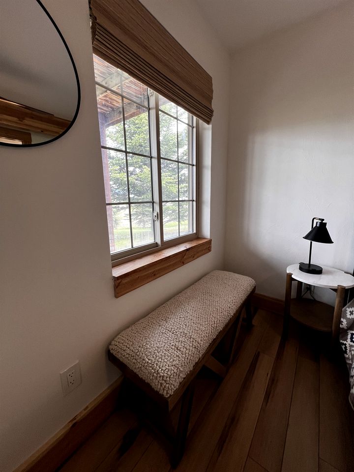 Charming Cabin with Spectacular Mountain Views near Madison River in Ennis, Montana