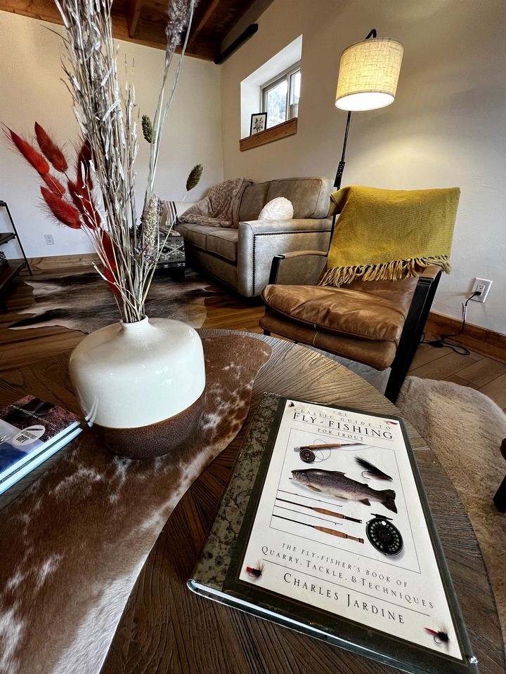 Charming Cabin with Spectacular Mountain Views near Madison River in Ennis, Montana