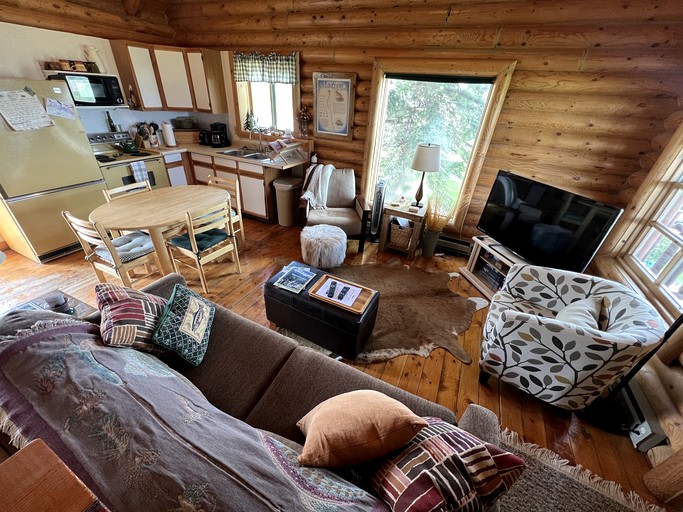 Cabins (United States of America, Ennis, Montana)