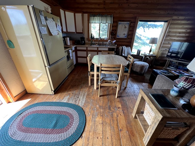 Cabins (United States of America, Ennis, Montana)