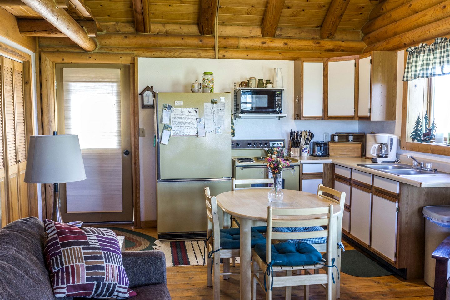 Charming Cabin with Spectacular Mountain Views near Madison River in Ennis, Montana