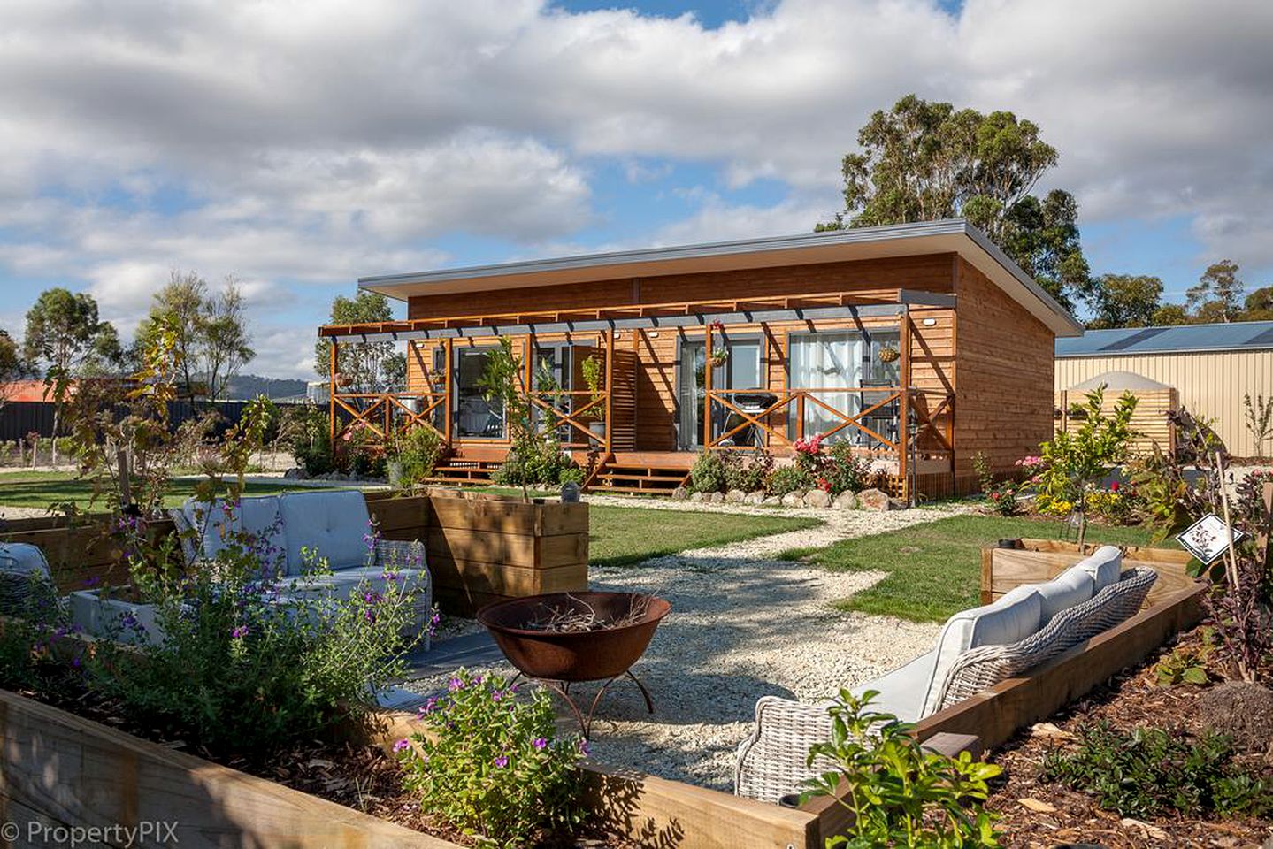 Charming and Tranquil Cabin Rental near Hobart, Tasmania