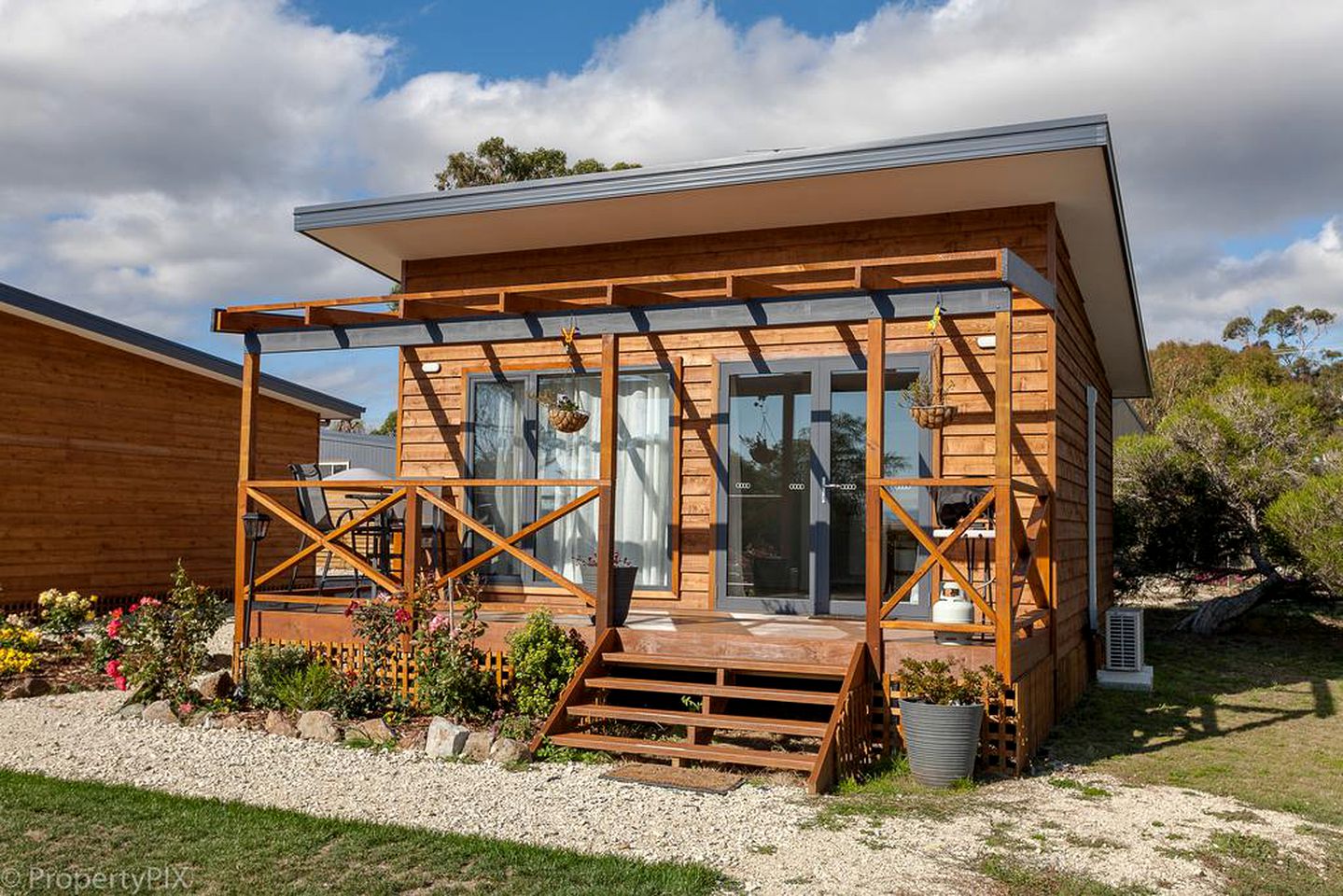 Rustic Cabin in a Peaceful Setting near Hobart, Tasmania