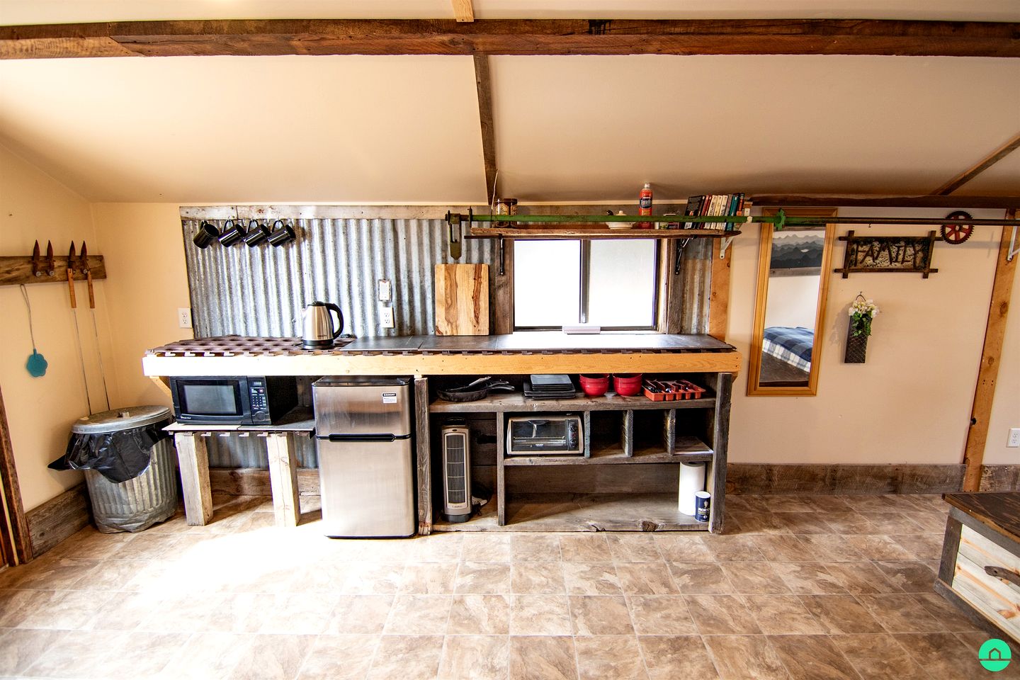 Adorable Glamping Cabin on a Wheat Farm for a Unique Getaway near Canyonlands National Park in Utah