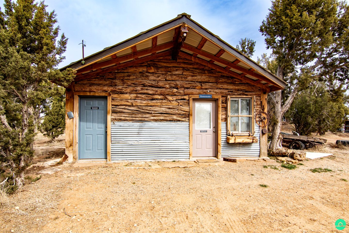 Adorable Glamping Cabin on a Wheat Farm for a Unique Getaway near Canyonlands National Park in Utah