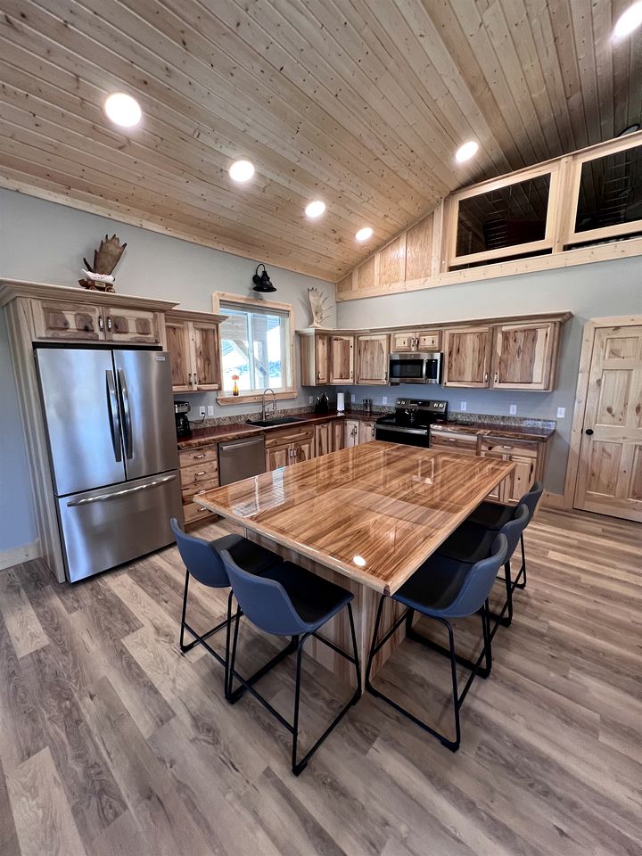 Charming Cabin with Panoramic Mountain Views near Pony in the Tobacco Root Foothills, Montana