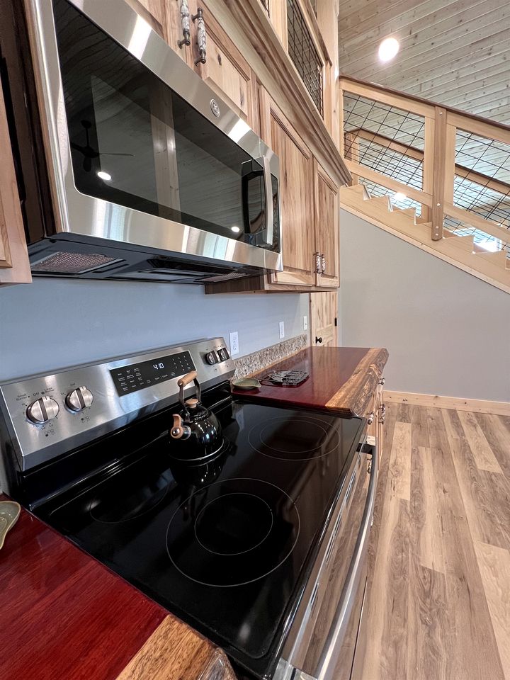 Charming Cabin with Panoramic Mountain Views near Pony in the Tobacco Root Foothills, Montana