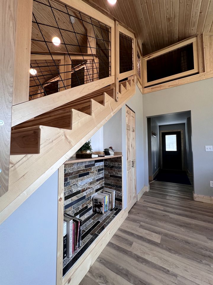 Charming Cabin with Panoramic Mountain Views near Pony in the Tobacco Root Foothills, Montana