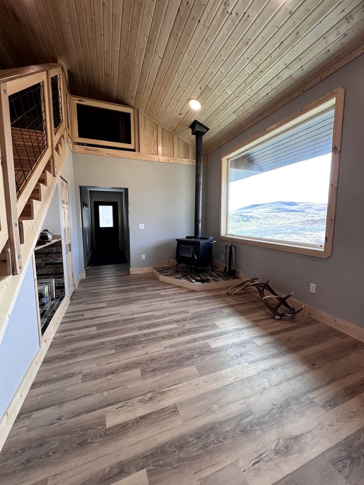 Charming Cabin with Panoramic Mountain Views near Pony in the Tobacco Root Foothills, Montana