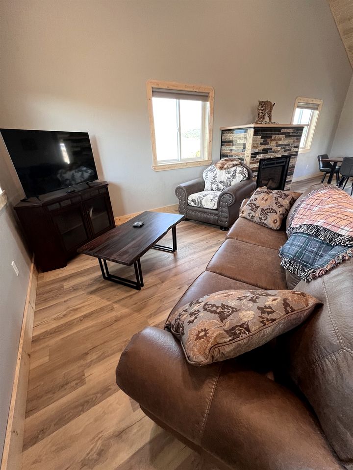 Charming Cabin with Panoramic Mountain Views near Pony in the Tobacco Root Foothills, Montana