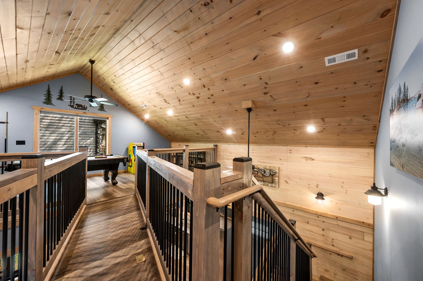 Charming Cabin in Gatlinburg for Cozy Family Glamping Vacations in Tennessee