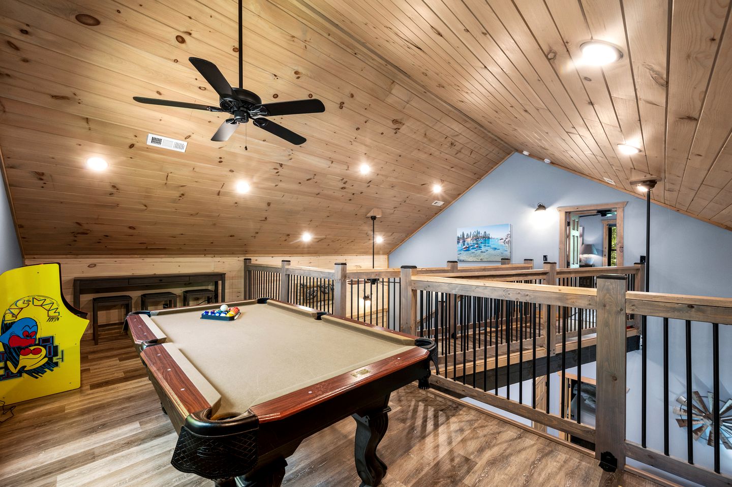 Charming Cabin in Gatlinburg for Cozy Family Glamping Vacations in Tennessee