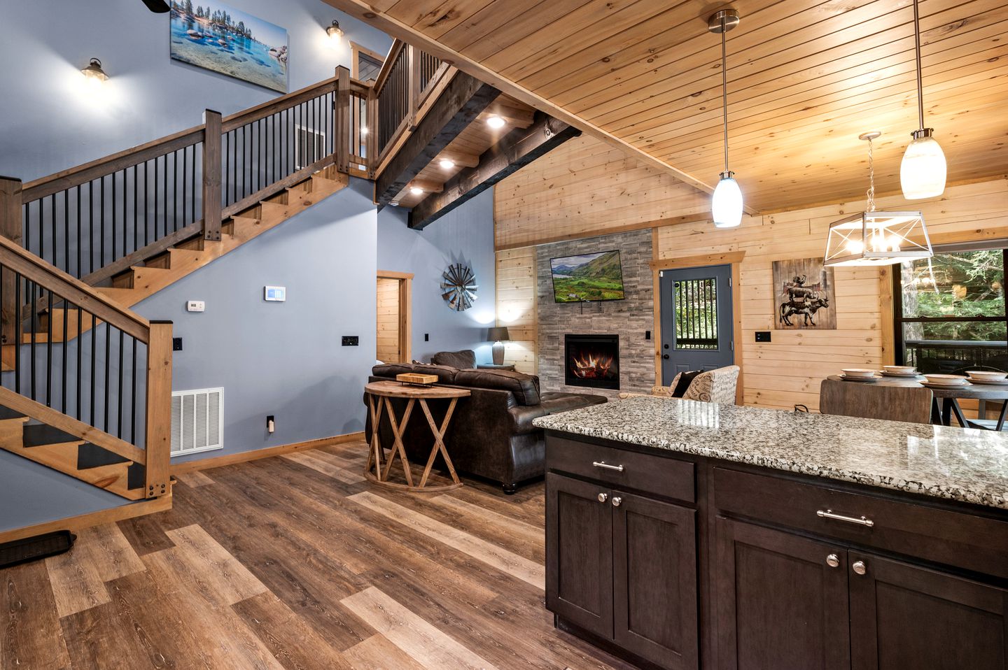 Charming Cabin in Gatlinburg for Cozy Family Glamping Vacations in Tennessee