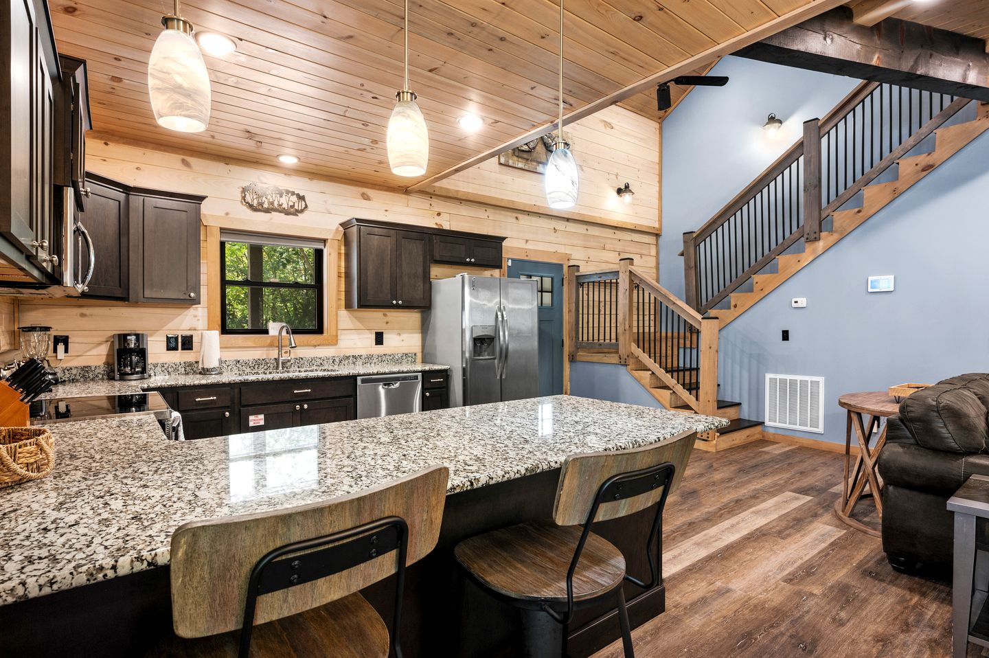 Charming Cabin in Gatlinburg for Cozy Family Glamping Vacations in Tennessee