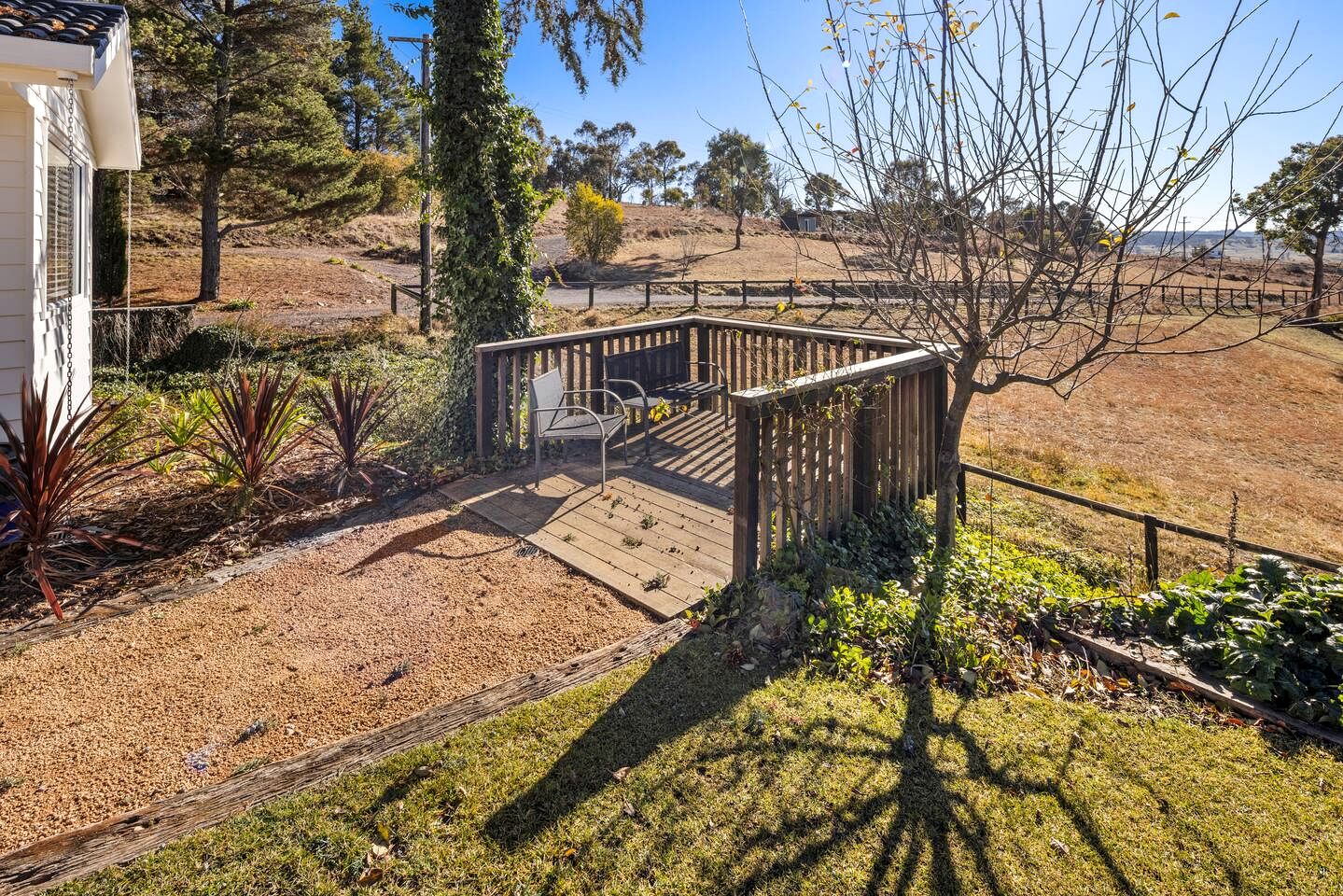 Enchanting Treetop Hideaway with Starry Balcony Bedroom near Canberra in Carwoola, Australia