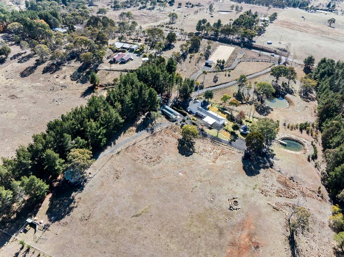 Tree Houses (Australia, Carwoola, New South Wales)