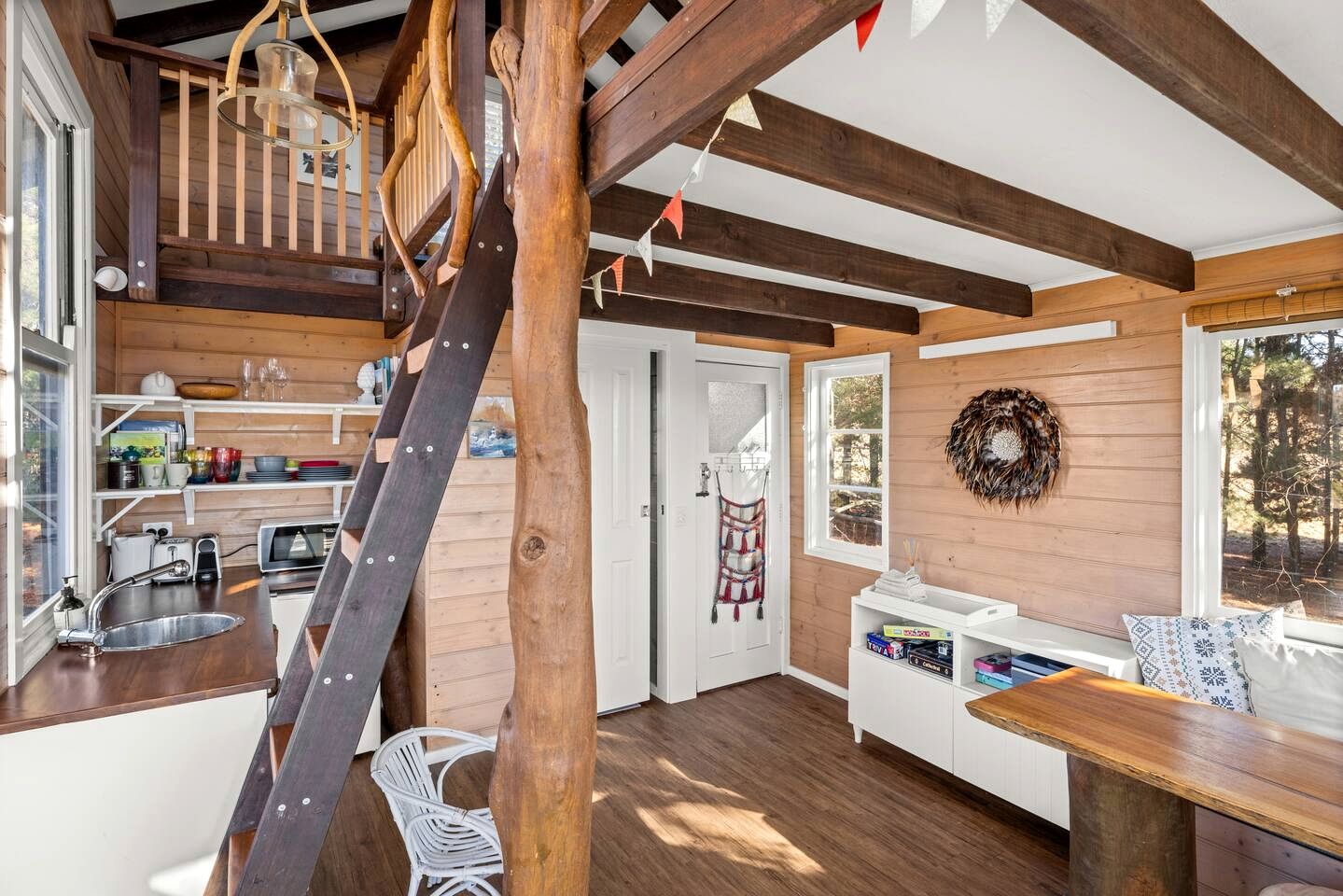 Enchanting Treetop Hideaway with Starry Balcony Bedroom near Canberra in Carwoola, Australia