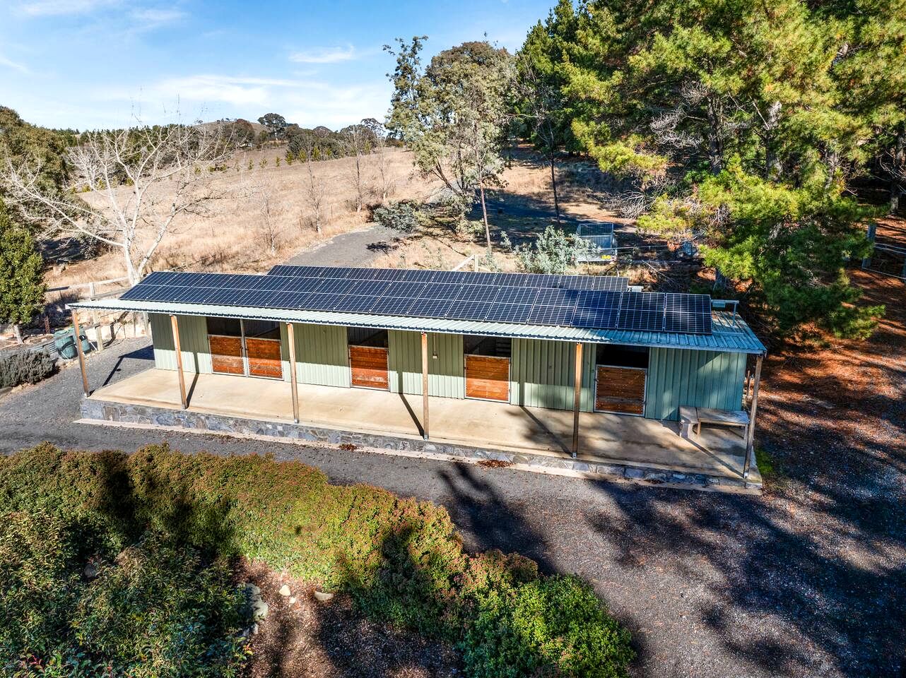 Enchanting Treetop Hideaway with Starry Balcony Bedroom near Canberra in Carwoola, Australia