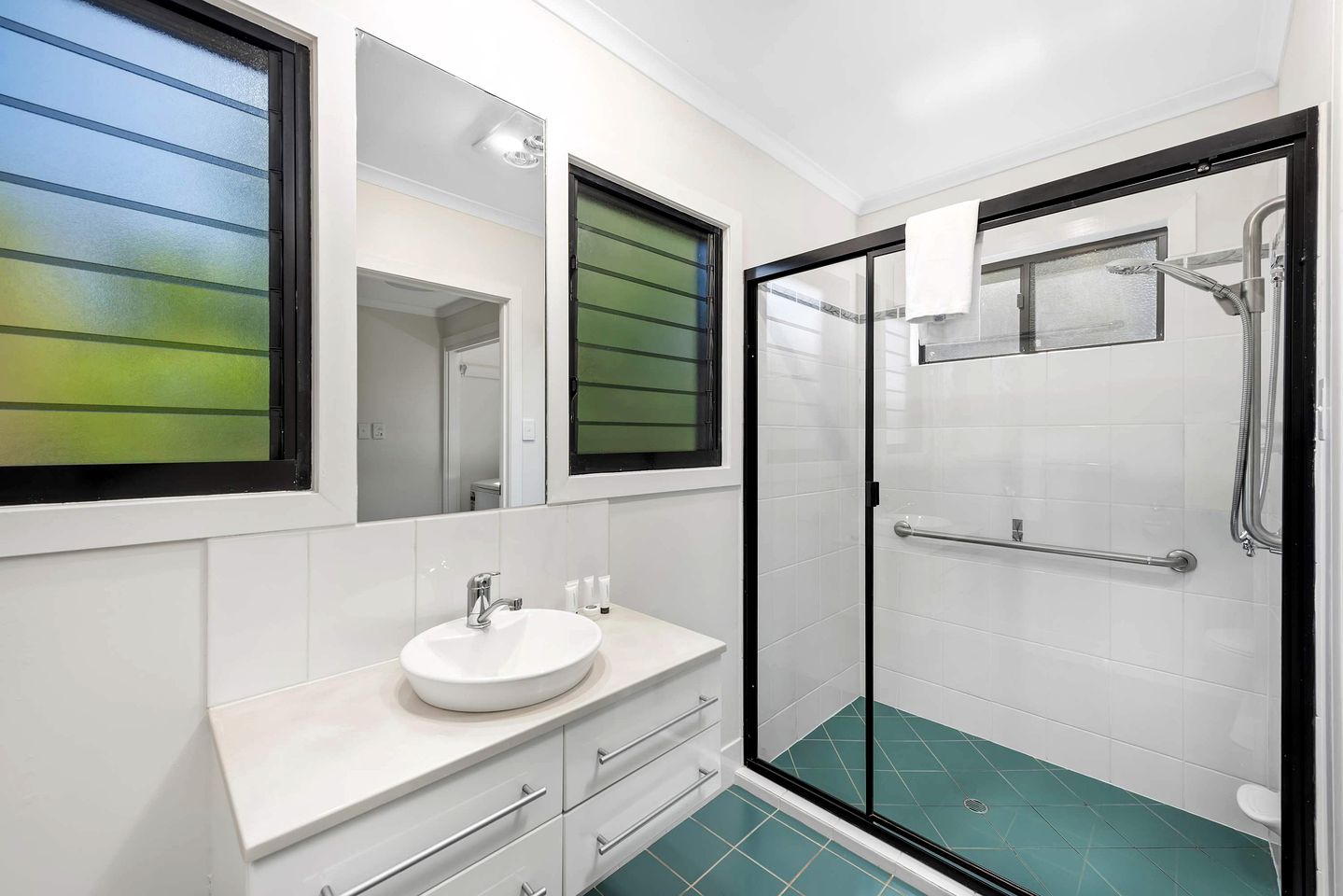 Tranquil Mountain Cabin with Escarpment Views near Lake Cressbrook, Crows Nest QLD