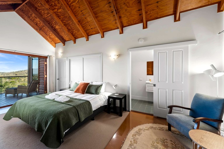 Vacation Rentals (Australia, Ravensbourne, Queensland)